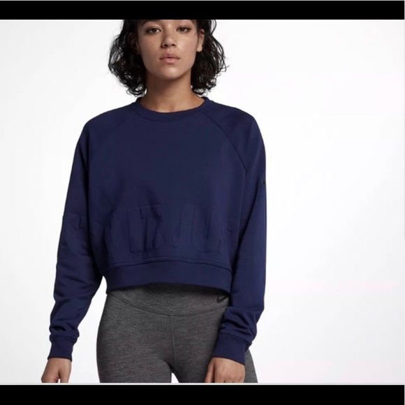 Nike women’s crew neck sweatshirt (crop top ) - Picture 2 of 5